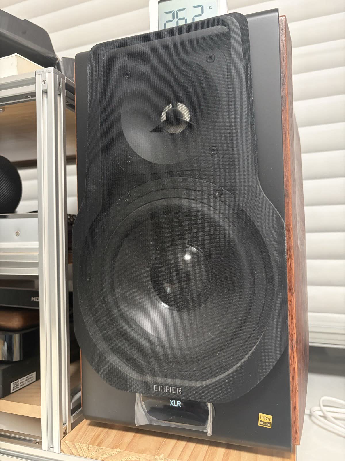 S3000MKII 主箱正面,图中标注了 XLR 输入位置